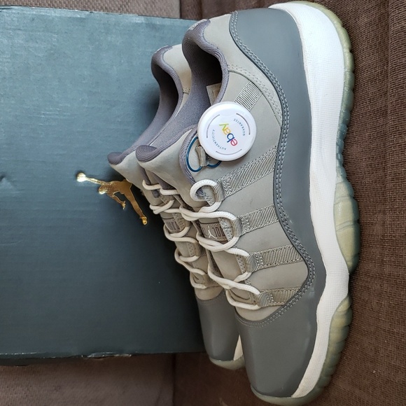 Jordan 11 Cool Grey Low - Picture 3 of 8